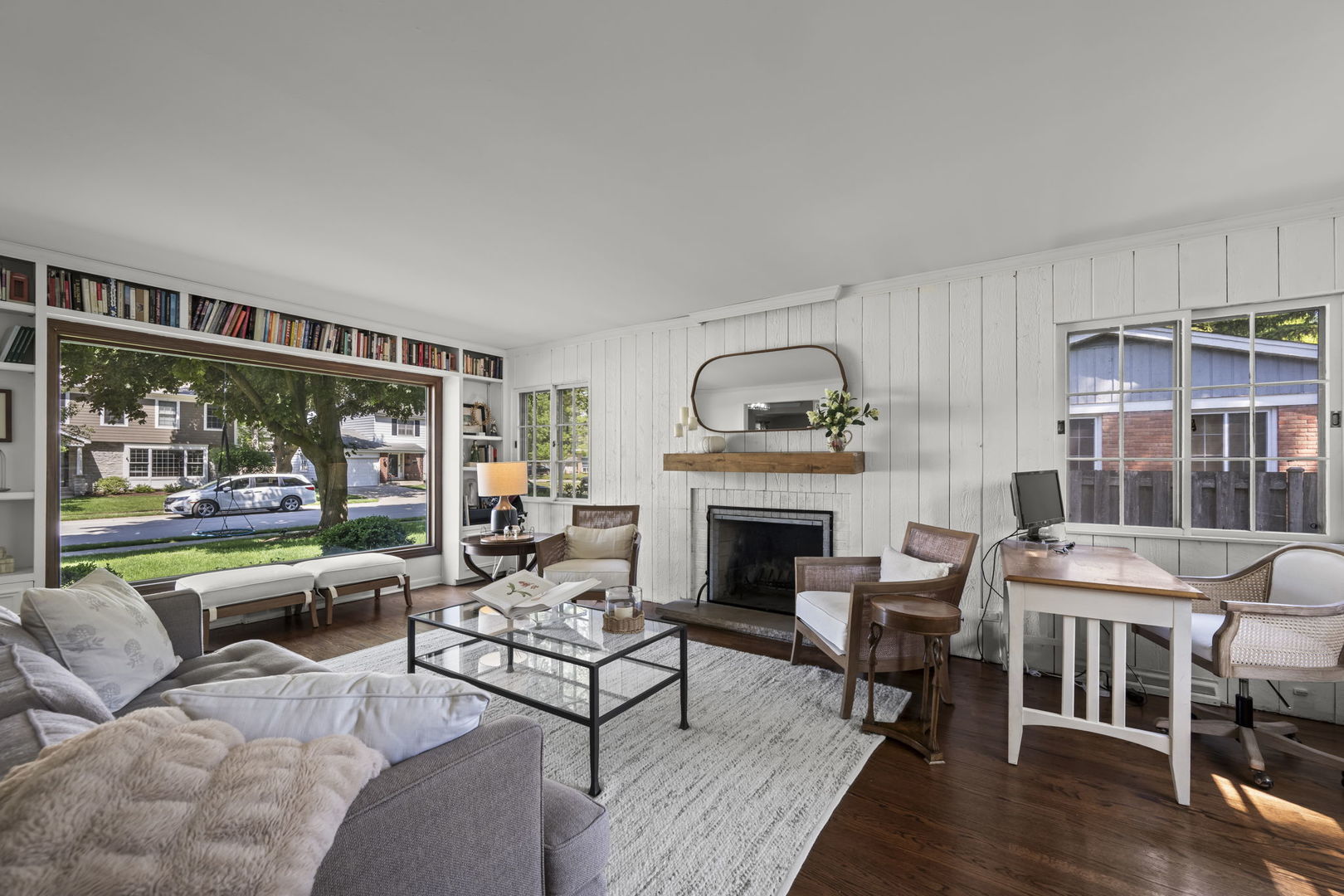 125 N Gibbons Avenue, Arlington Heights, IL 60004