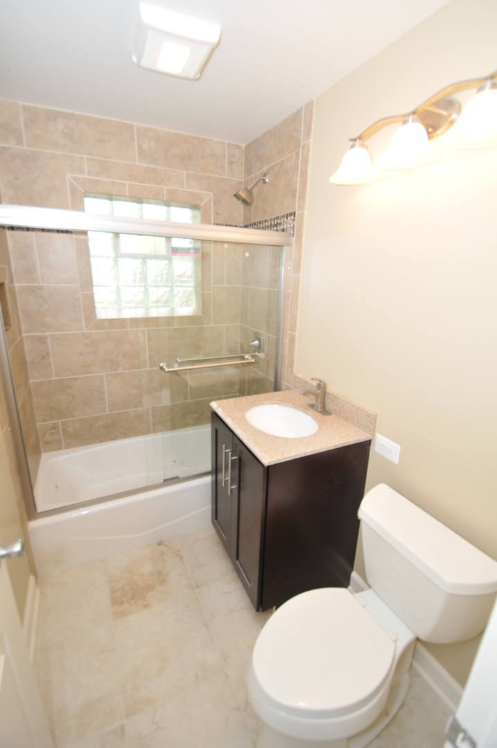 32 N Main Street #1S, Glen Ellyn, IL 60137