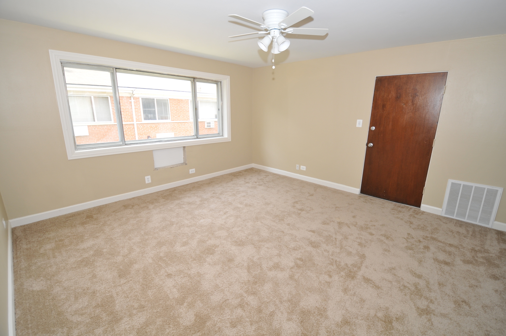 32 N Main Street #1S, Glen Ellyn, IL 60137