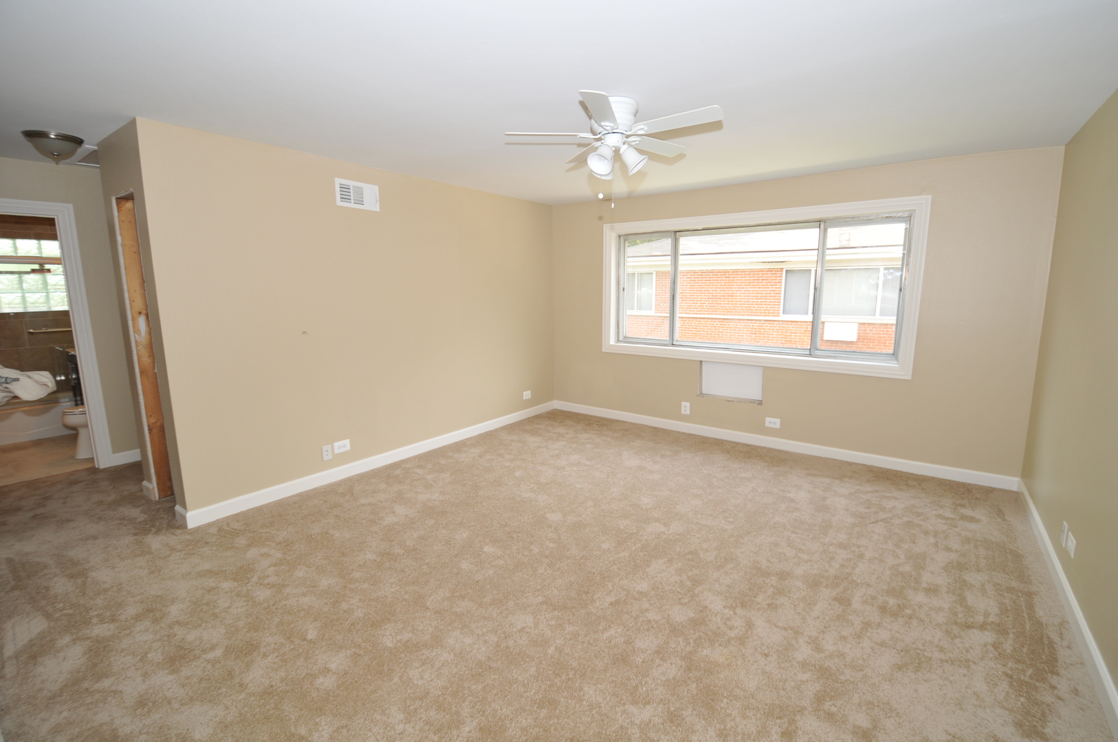 32 N Main Street #1S, Glen Ellyn, IL 60137