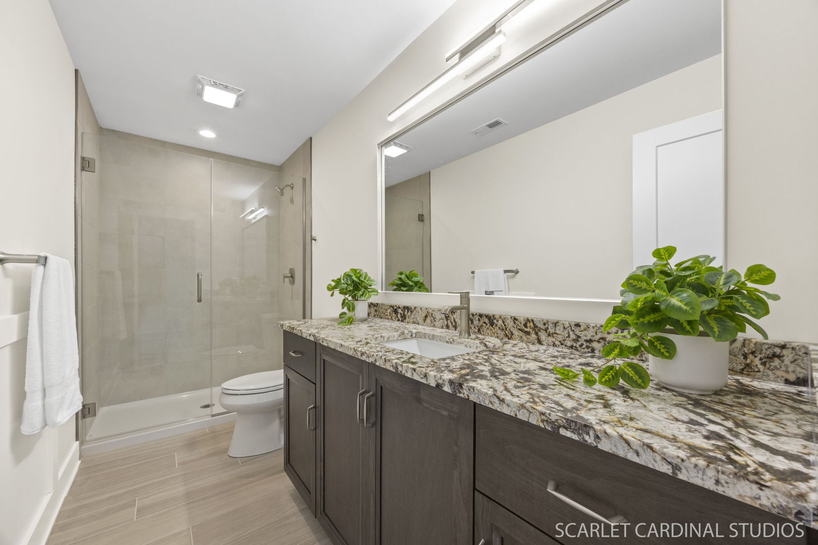 835 Avon Court, Glen Ellyn, IL 60137