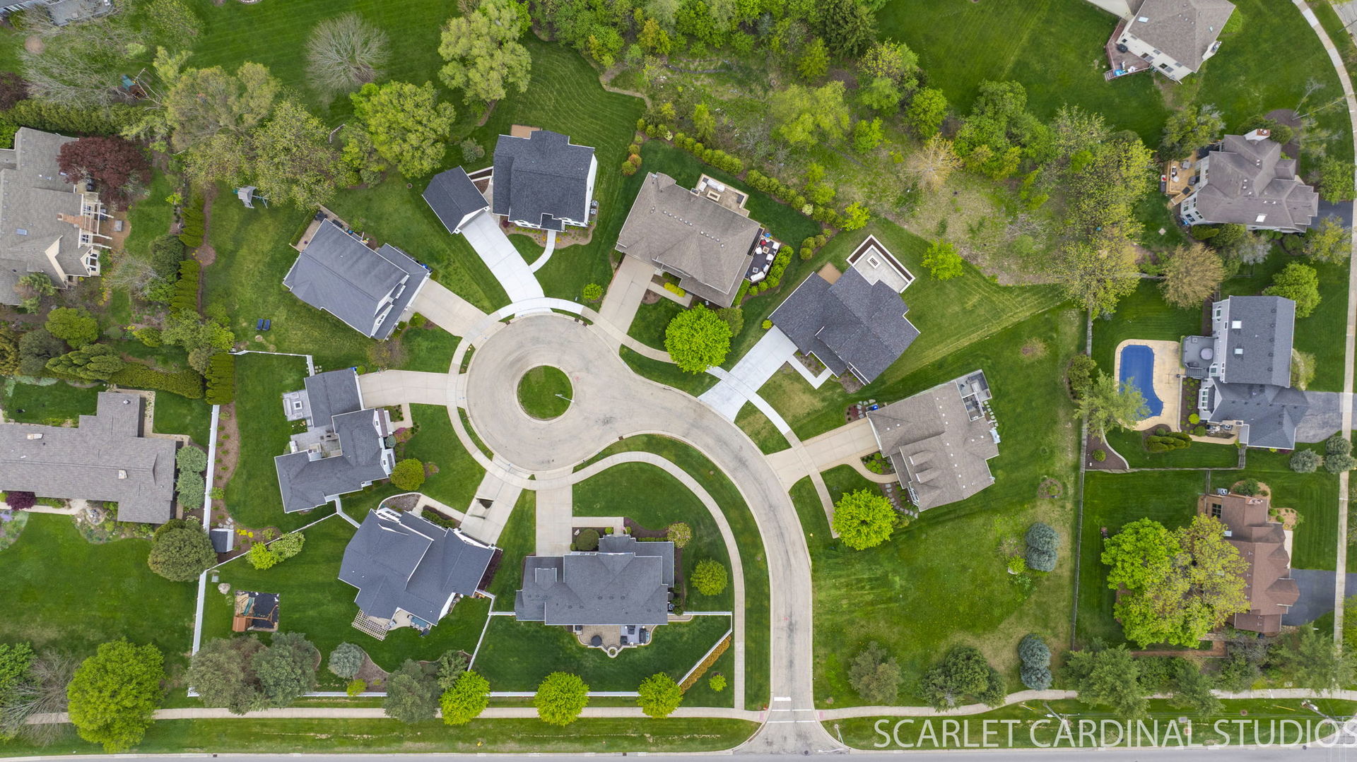 835 Avon Court, Glen Ellyn, IL 60137