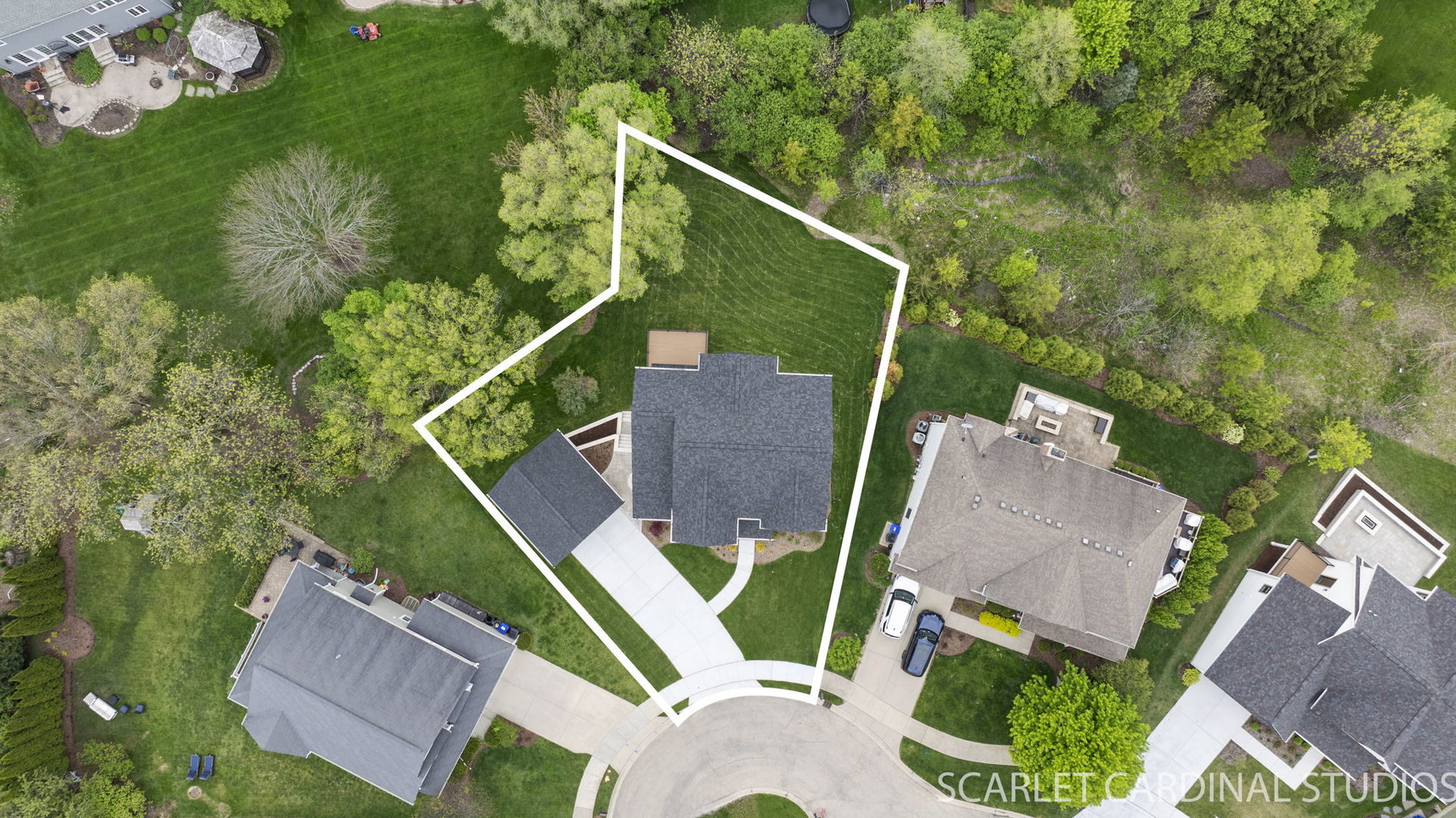 835 Avon Court, Glen Ellyn, IL 60137