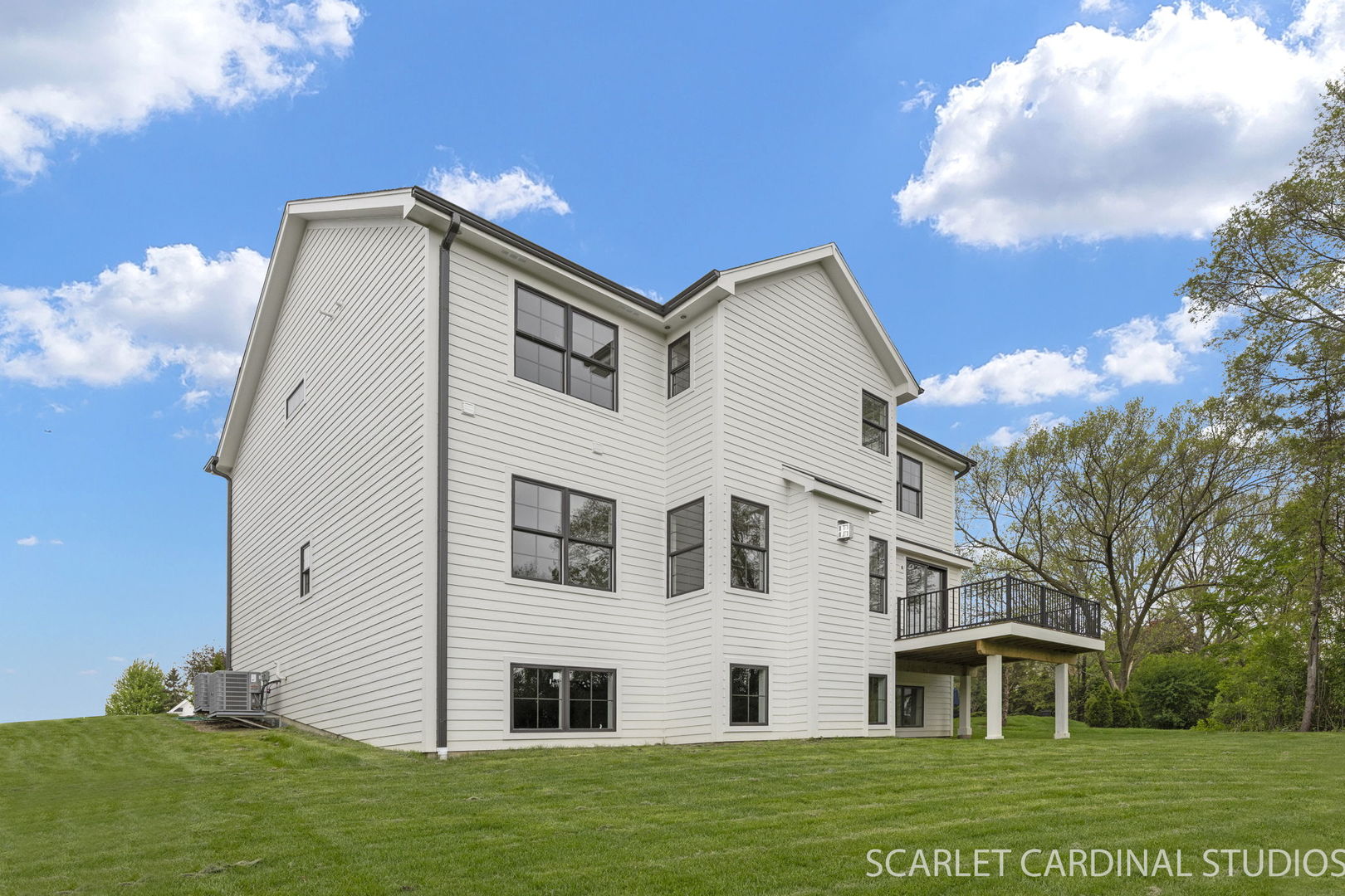 835 Avon Court, Glen Ellyn, IL 60137