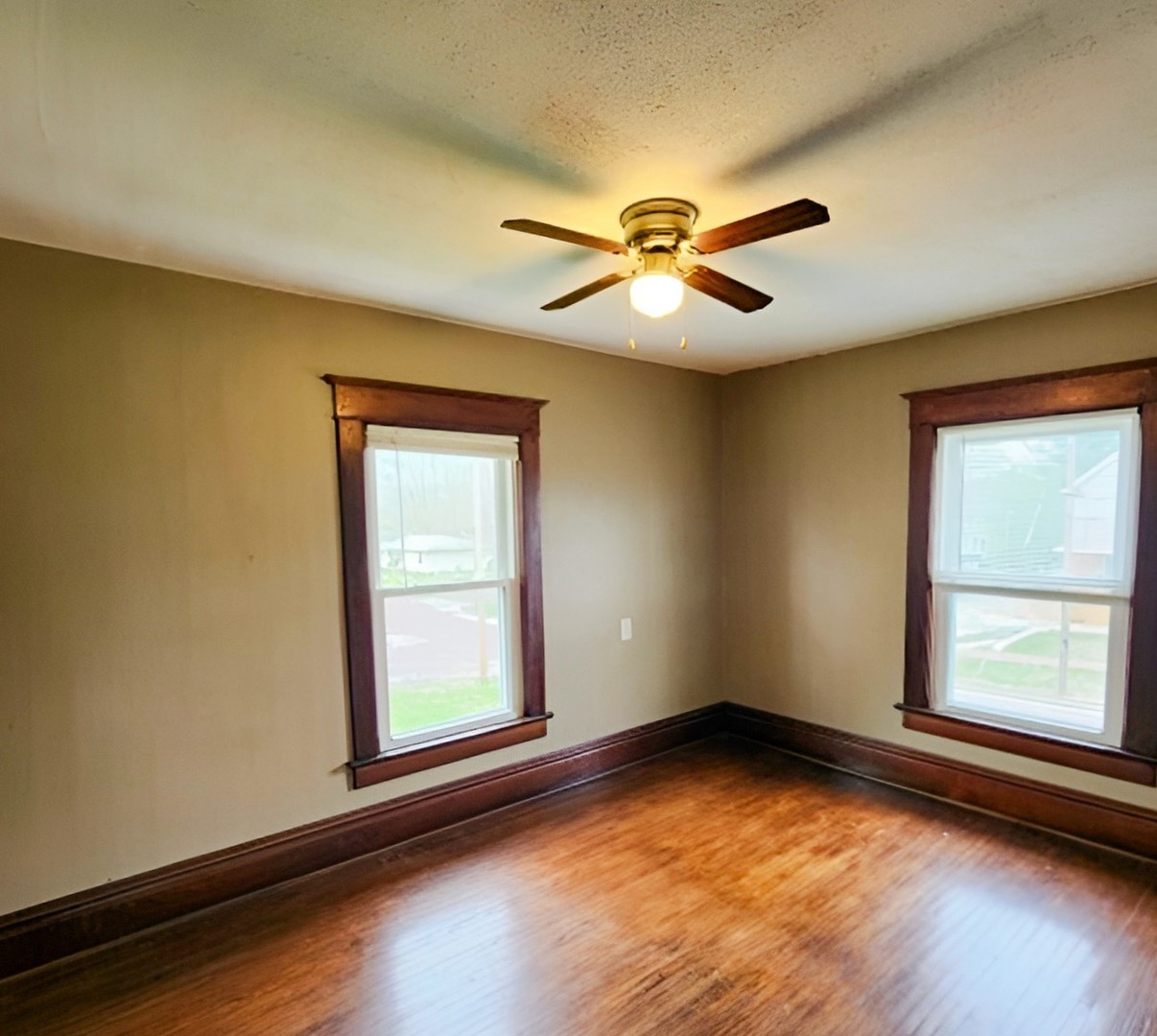 404 W 1st Street, Galesburg, IL 61401