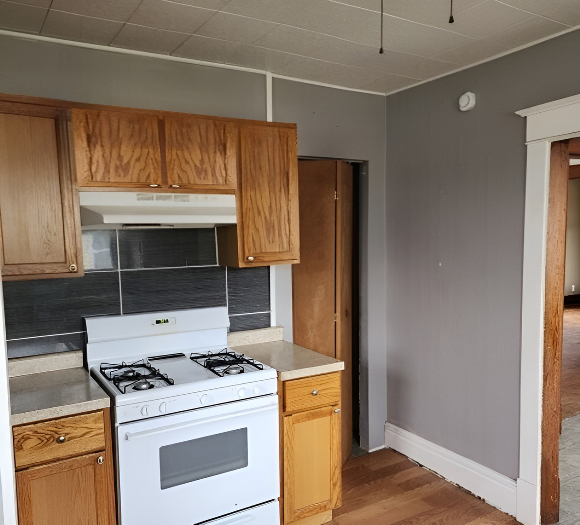 404 W 1st Street, Galesburg, IL 61401