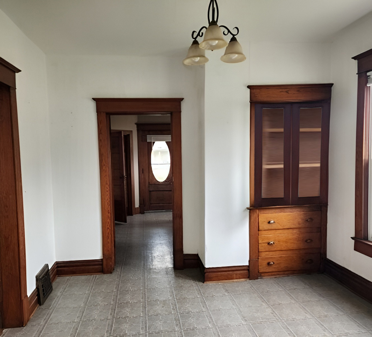 404 W 1st Street, Galesburg, IL 61401