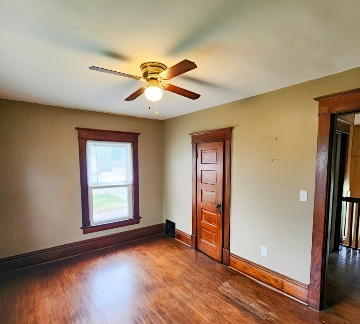 404 W 1st Street, Galesburg, IL 61401