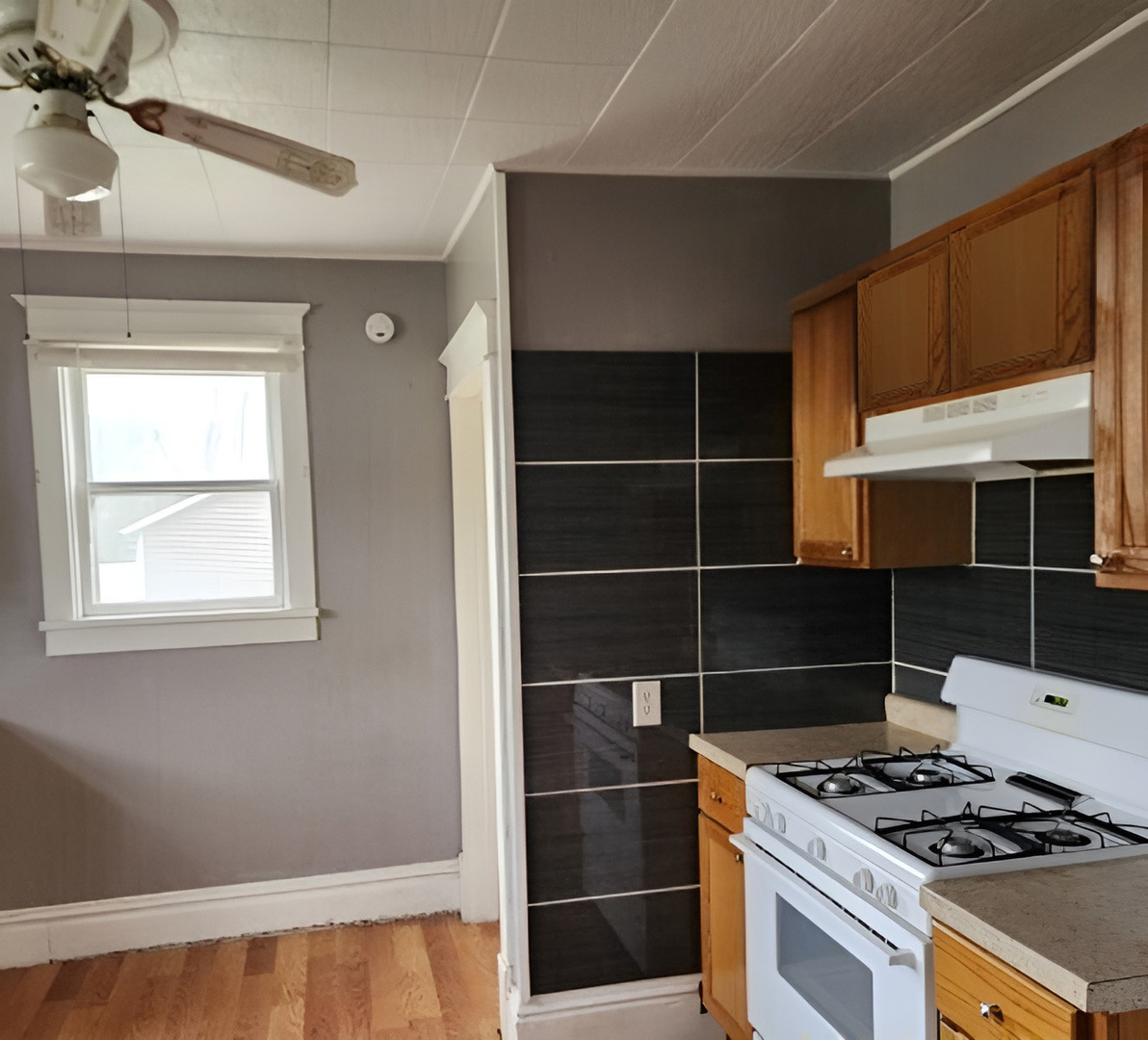 404 W 1st Street, Galesburg, IL 61401