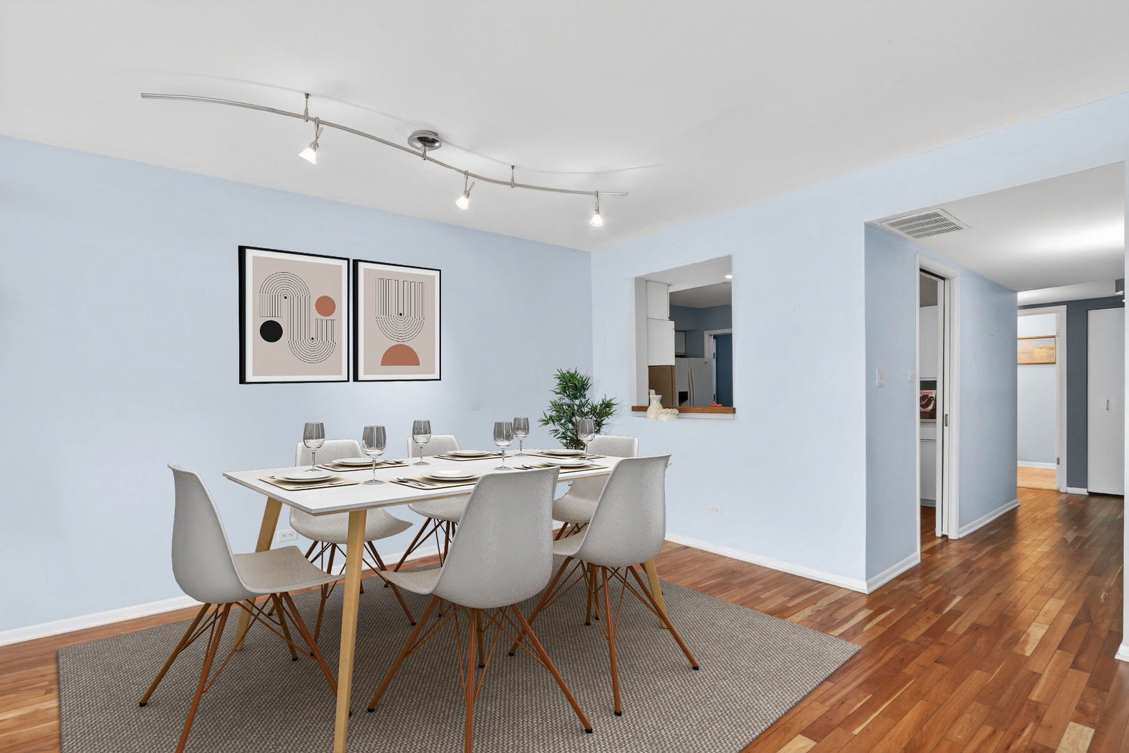 2300 Sherman Avenue #2B, Evanston, IL 60201