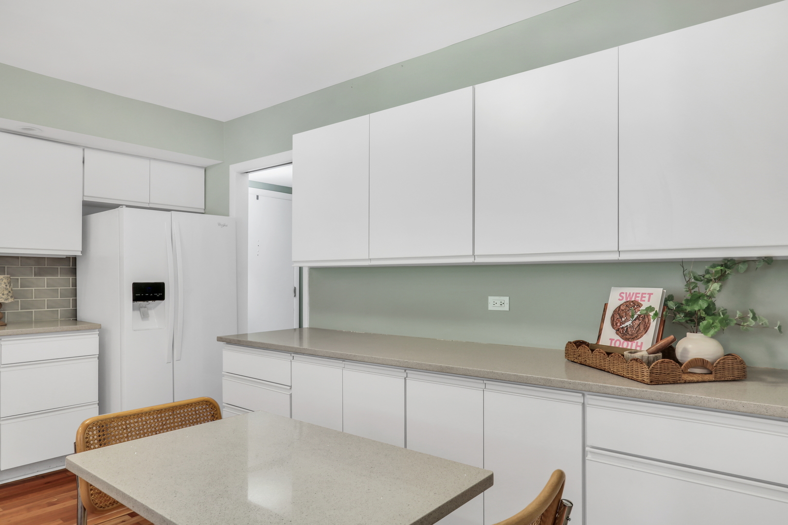 2300 Sherman Avenue #2B, Evanston, IL 60201