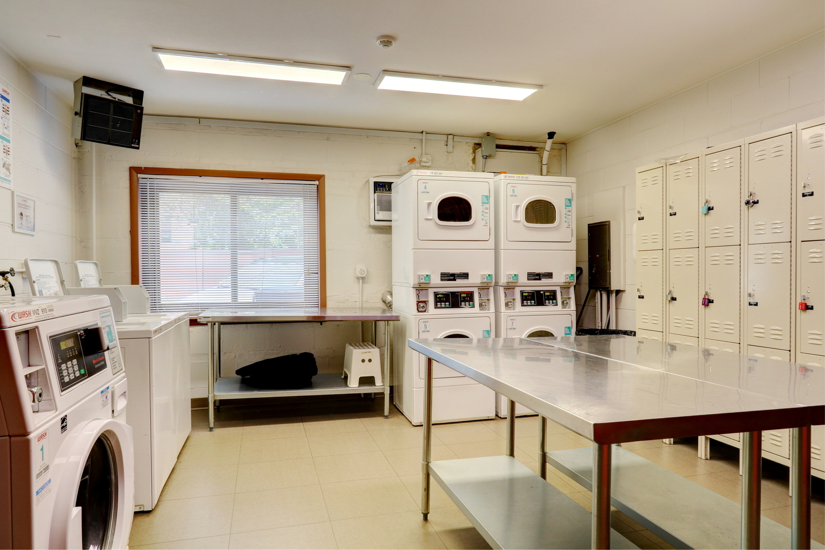 2300 Sherman Avenue #2B, Evanston, IL 60201