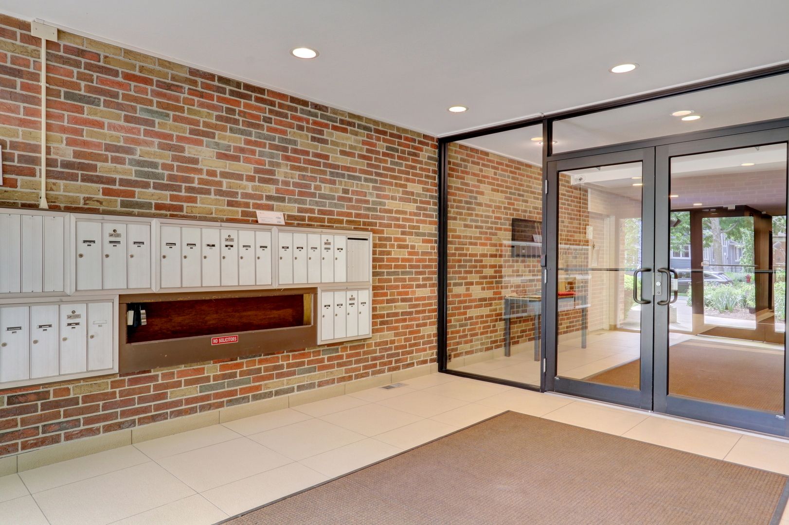 2300 Sherman Avenue #2B, Evanston, IL 60201