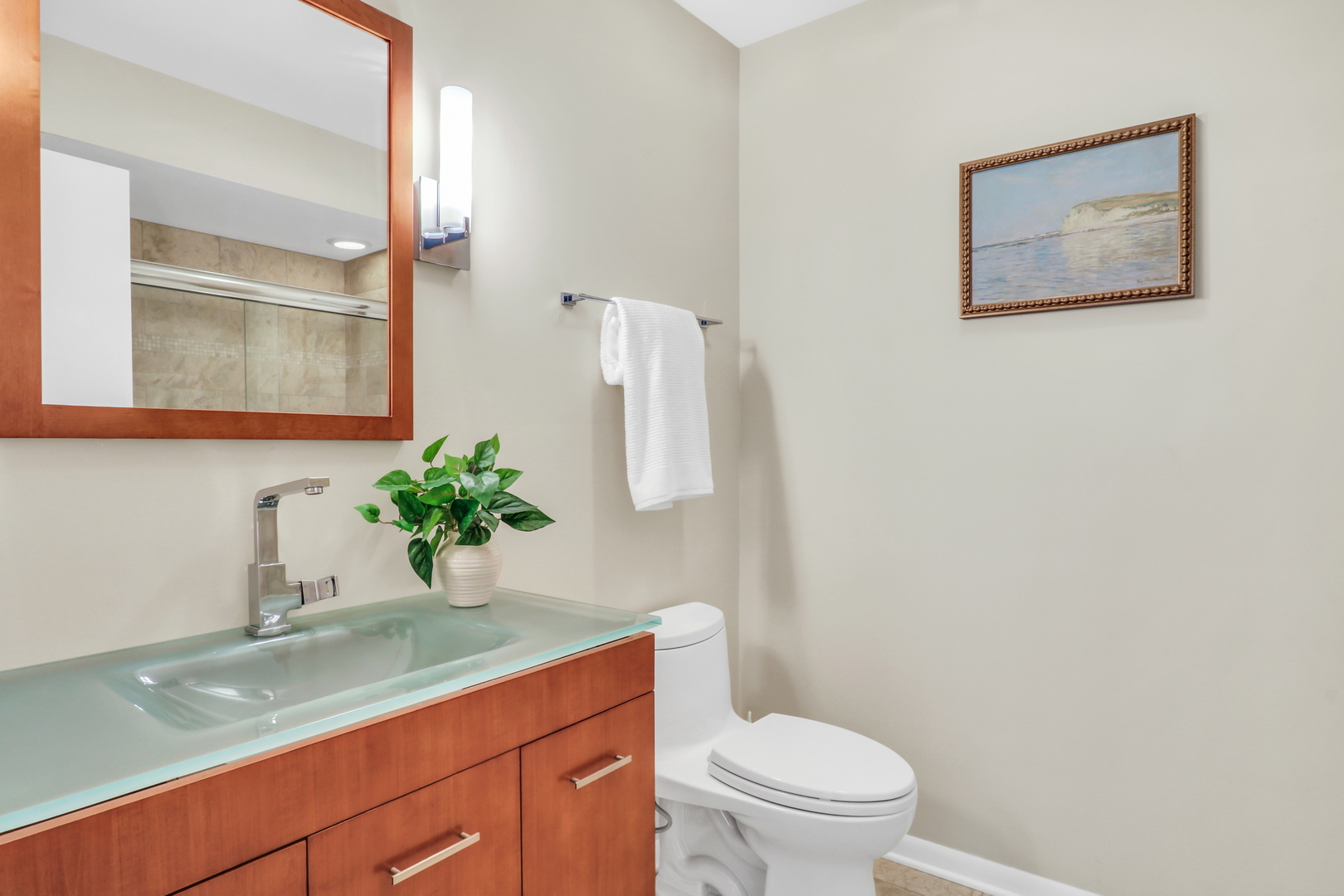 2300 Sherman Avenue #2B, Evanston, IL 60201