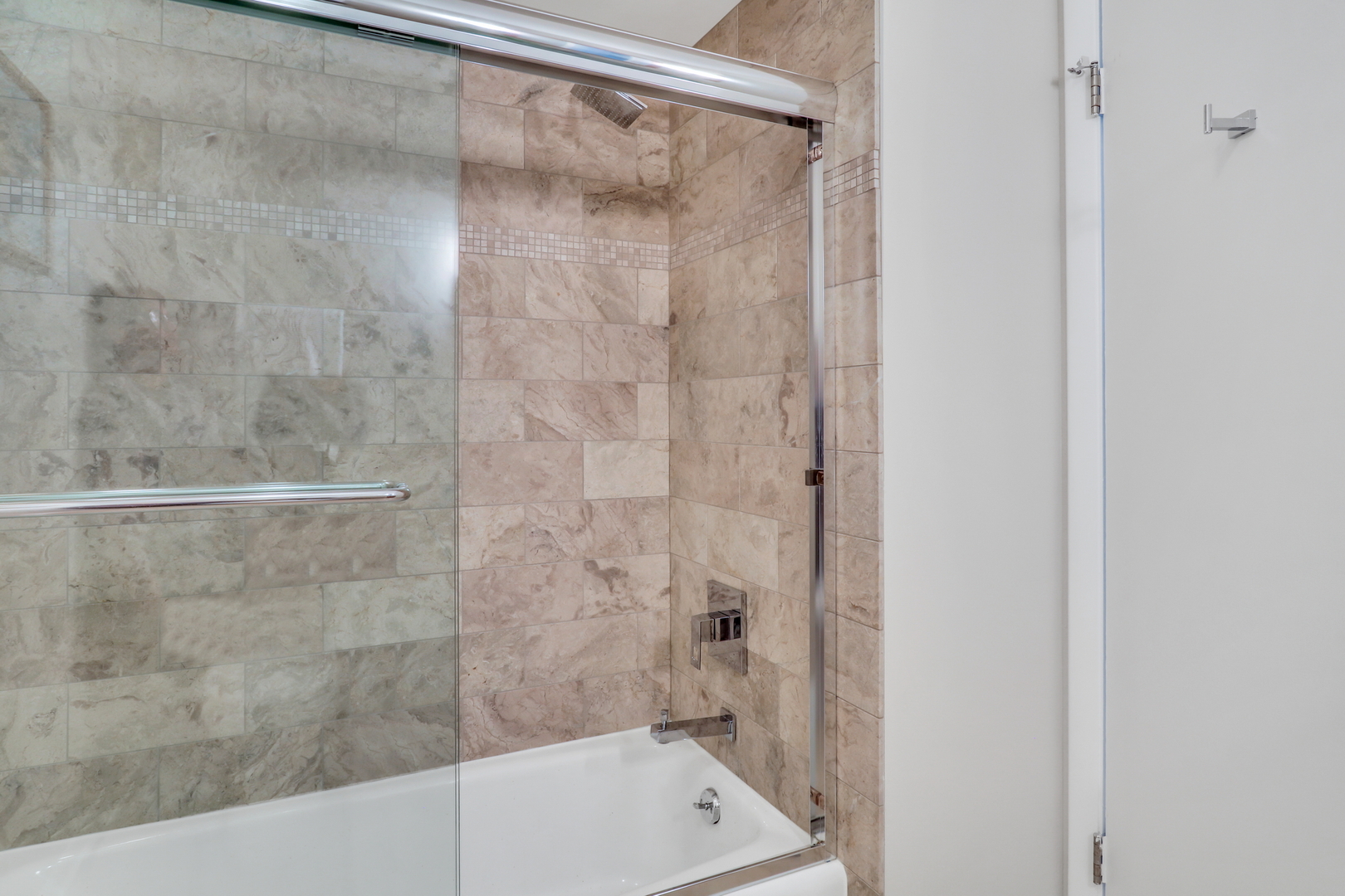 2300 Sherman Avenue #2B, Evanston, IL 60201