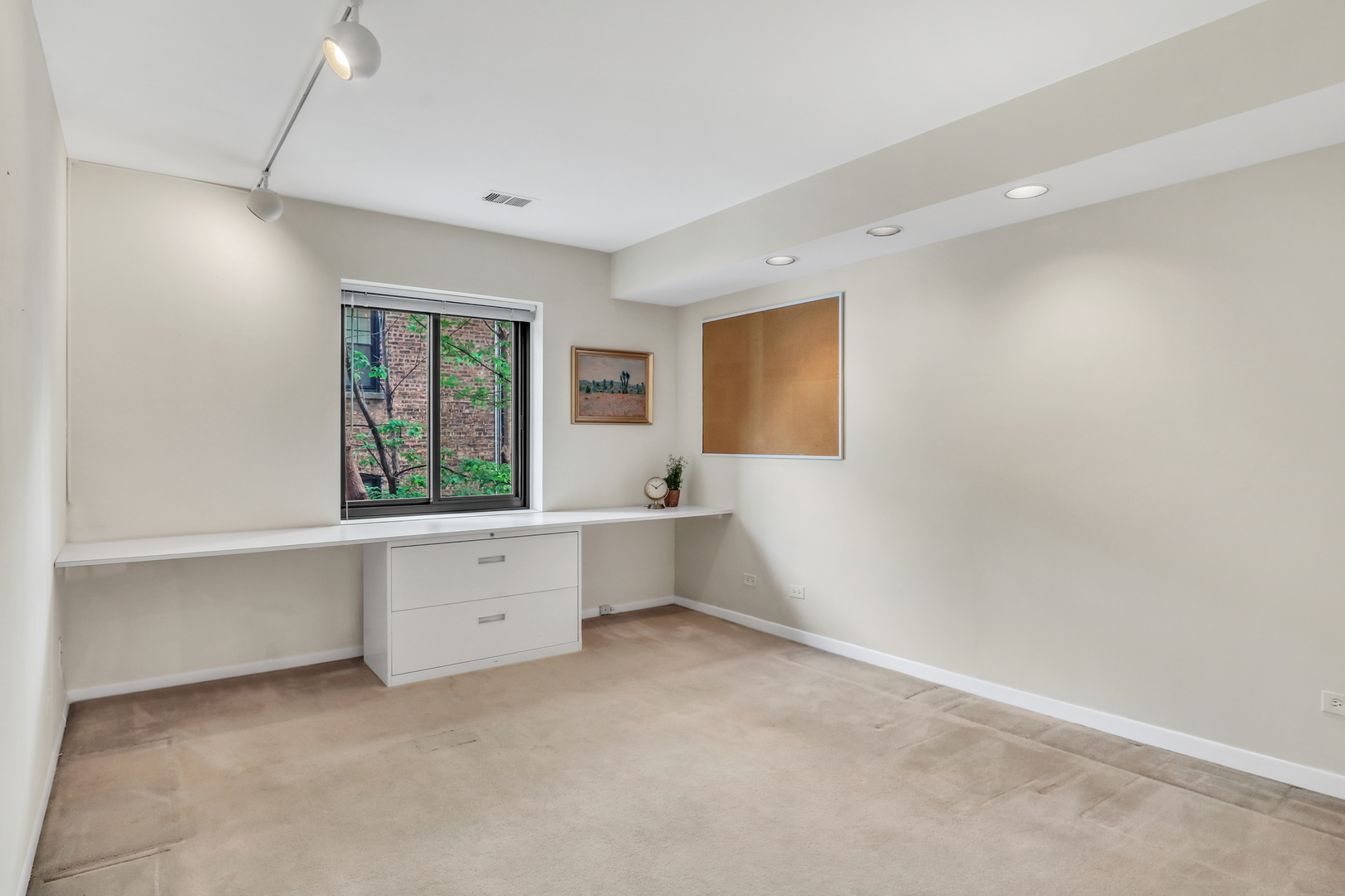 2300 Sherman Avenue #2B, Evanston, IL 60201