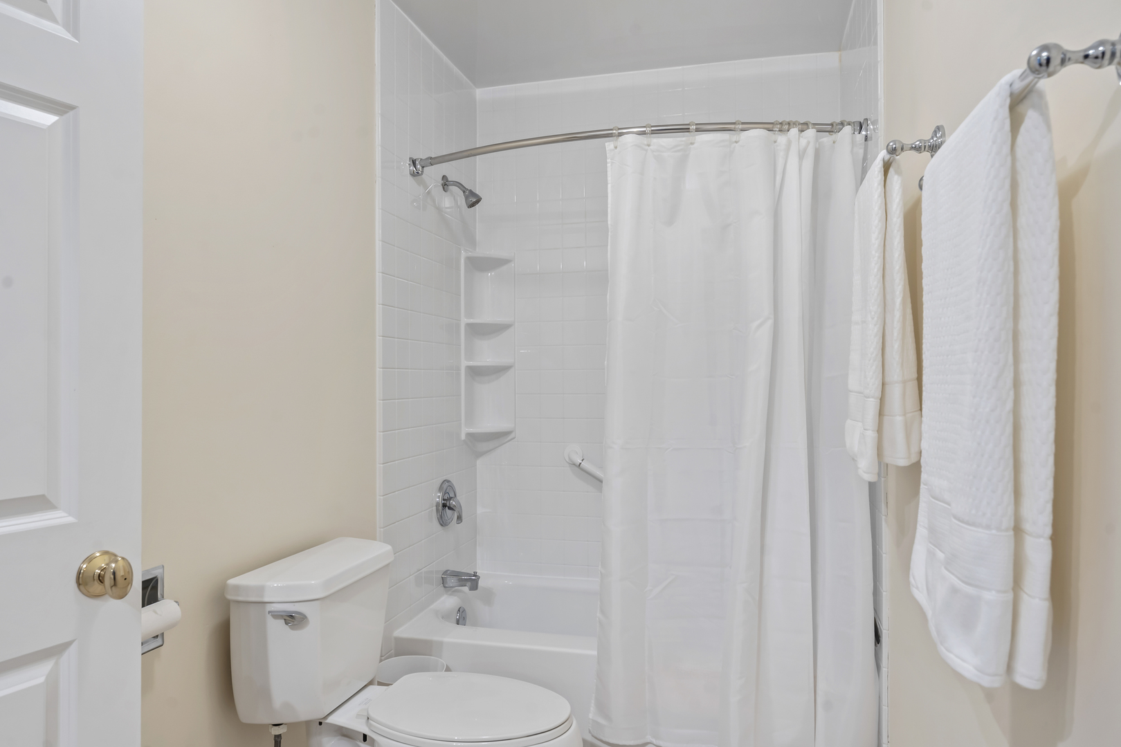 1253 Reading Court, Wheaton, IL 60189