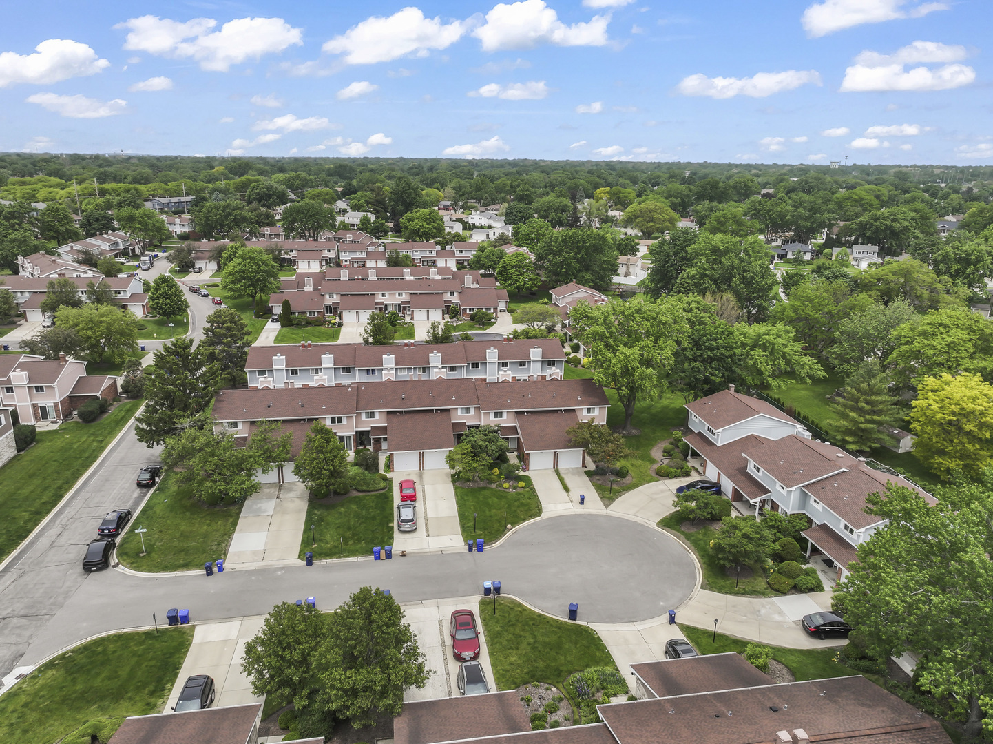 1253 Reading Court, Wheaton, IL 60189