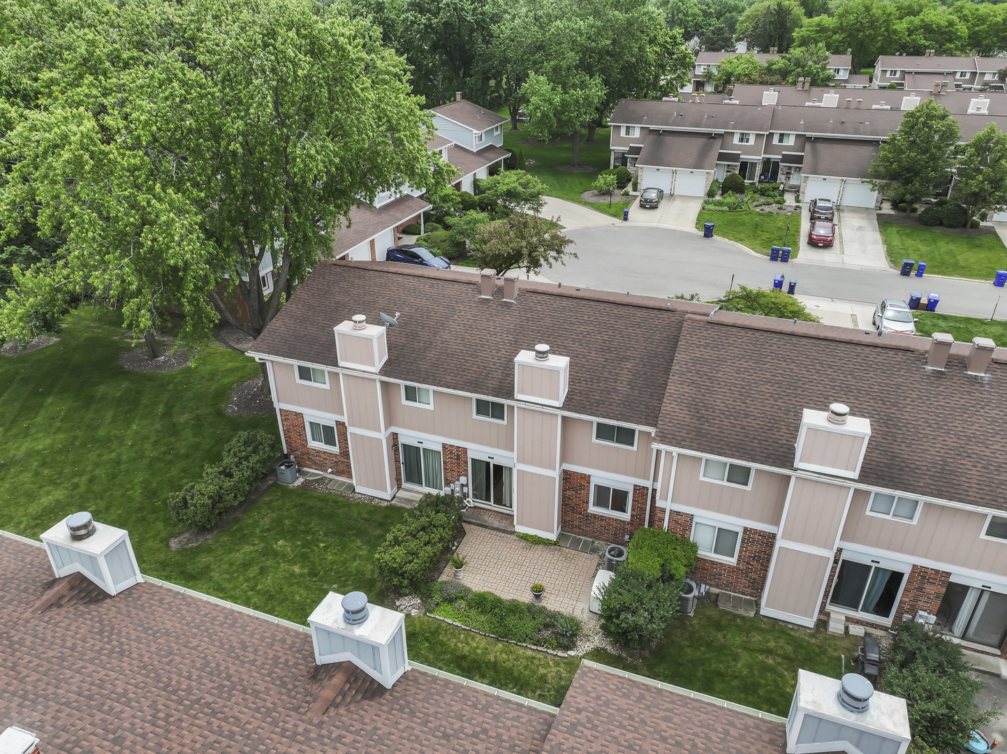 1253 Reading Court, Wheaton, IL 60189
