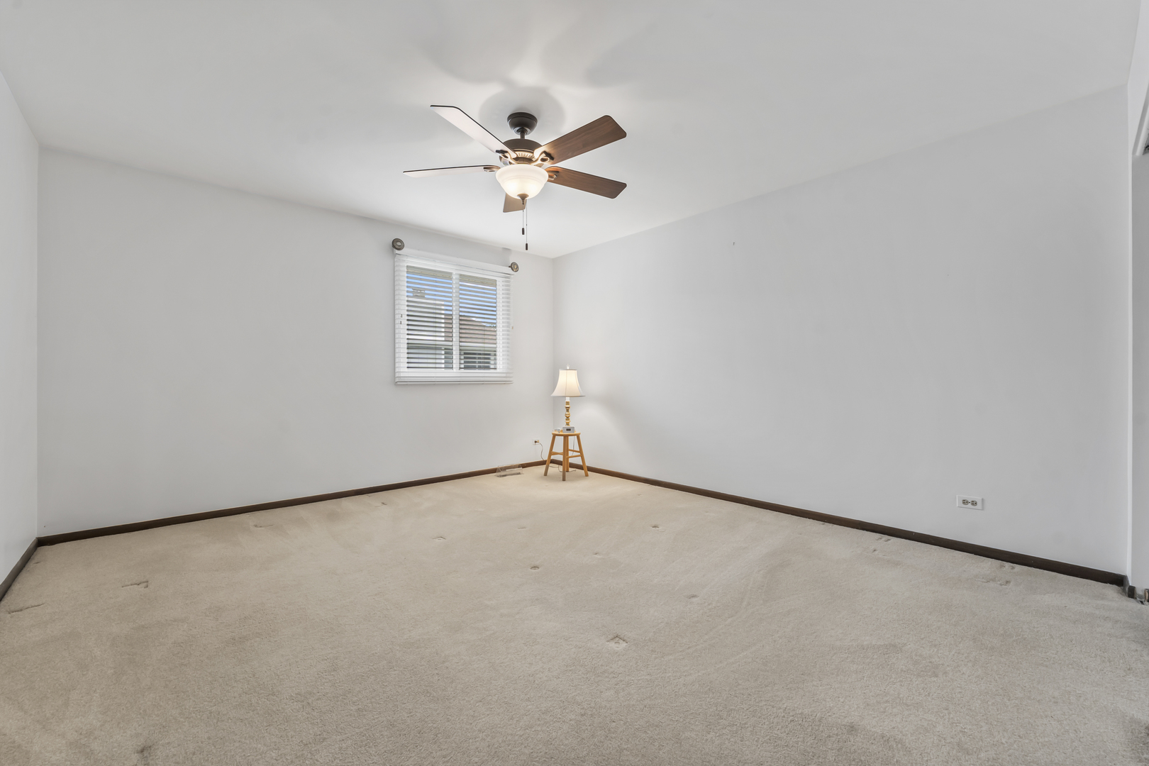1253 Reading Court, Wheaton, IL 60189