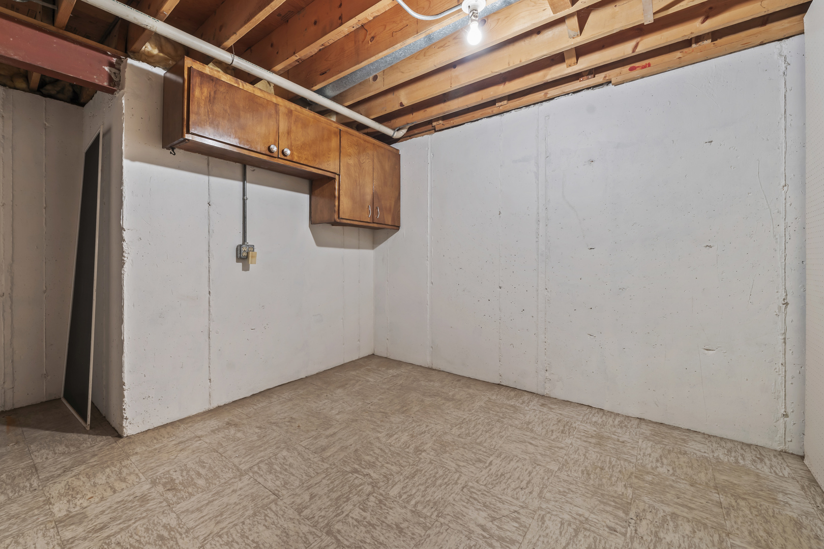 1253 Reading Court, Wheaton, IL 60189