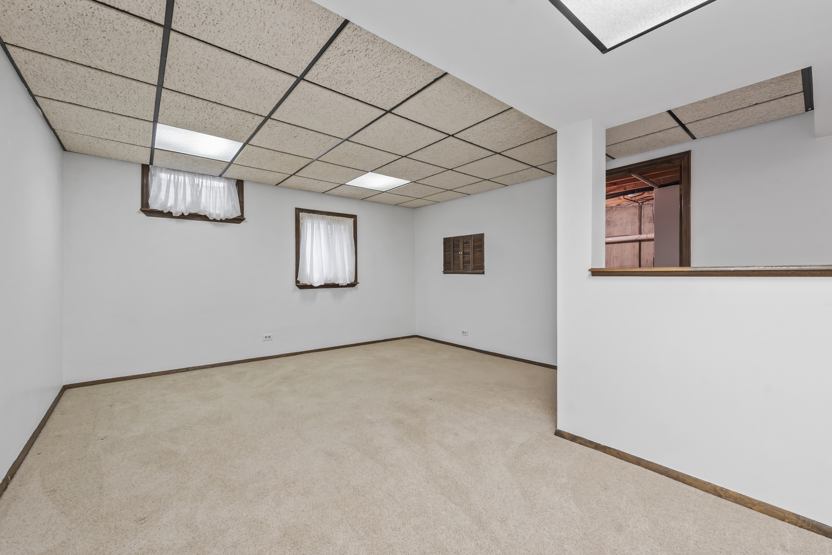 1253 Reading Court, Wheaton, IL 60189