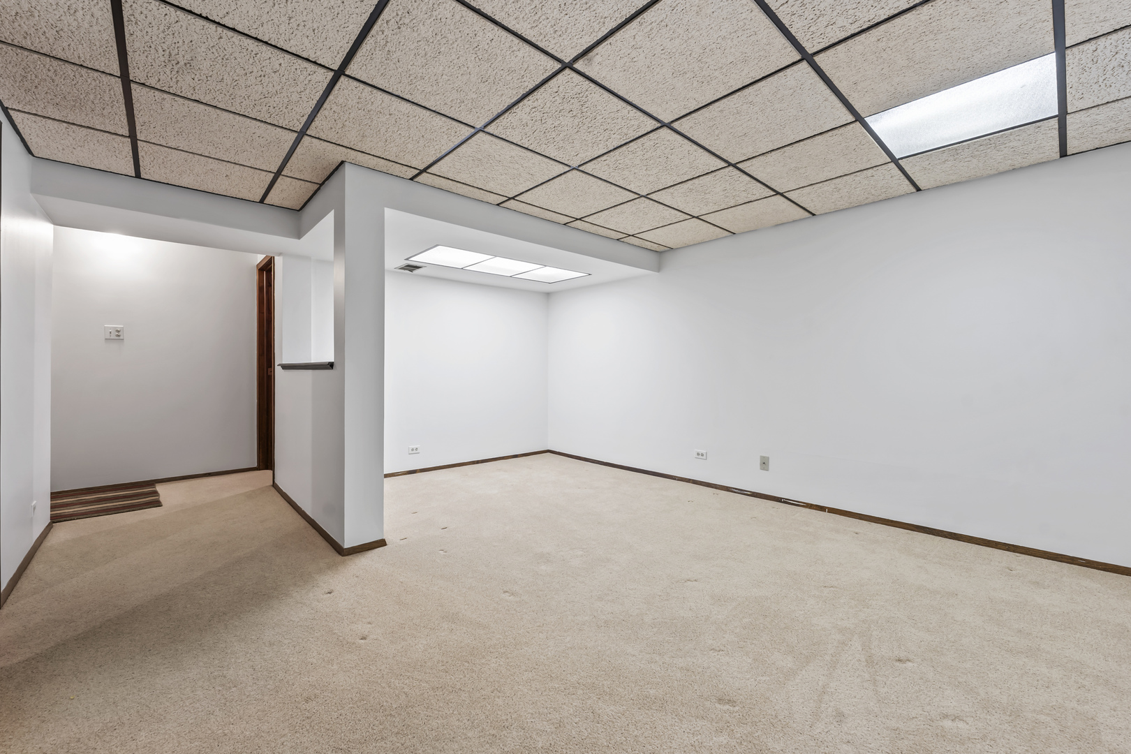 1253 Reading Court, Wheaton, IL 60189