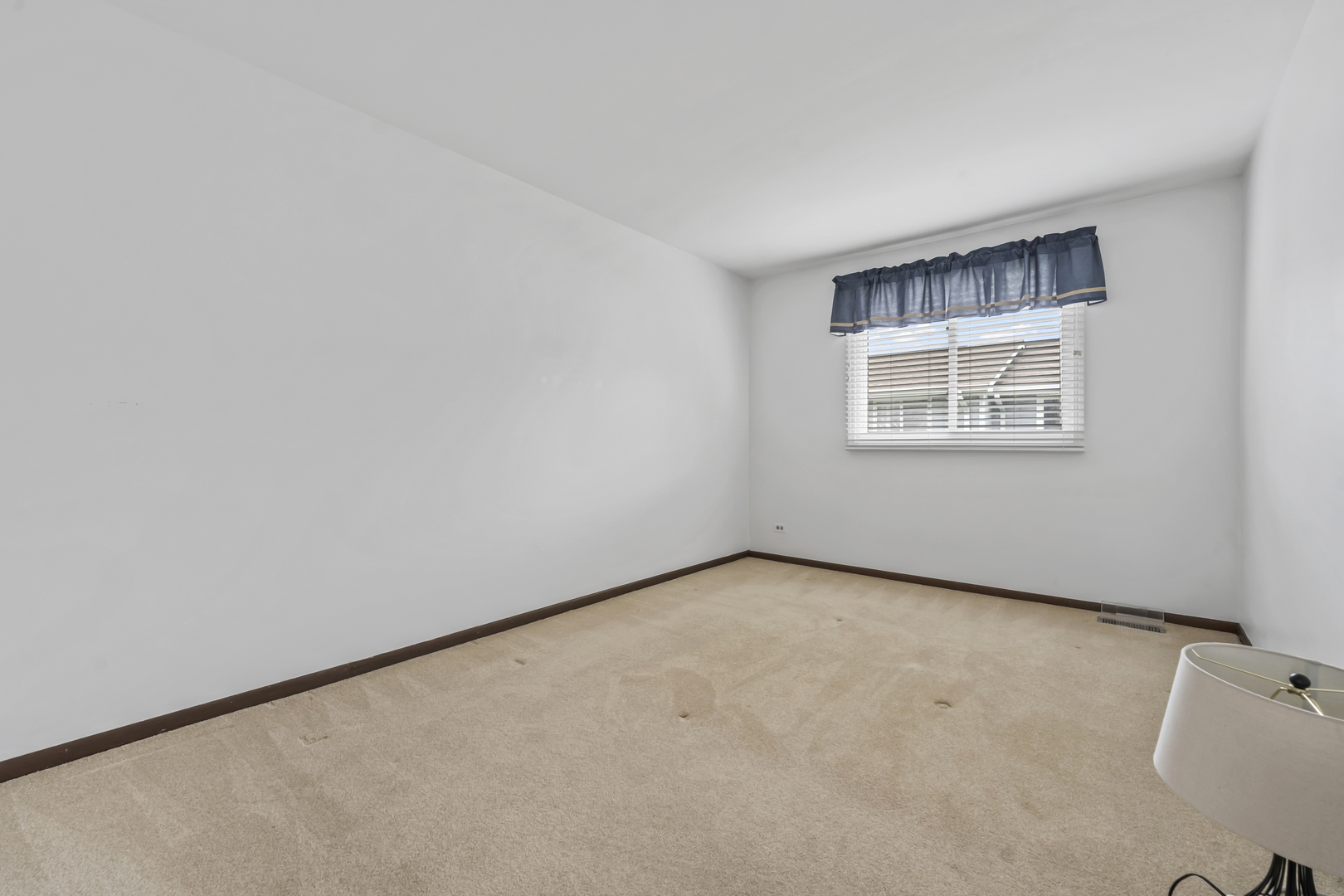 1253 Reading Court, Wheaton, IL 60189