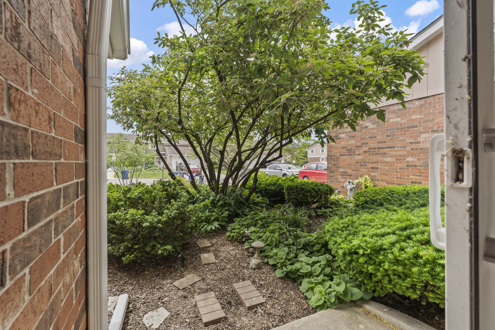 1253 Reading Court, Wheaton, IL 60189