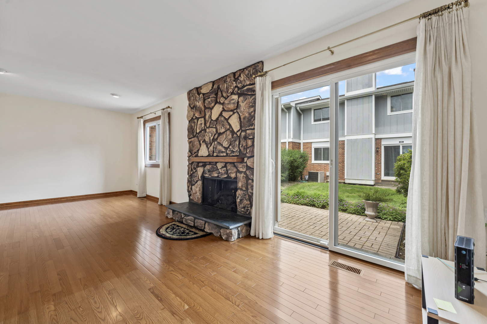 1253 Reading Court, Wheaton, IL 60189