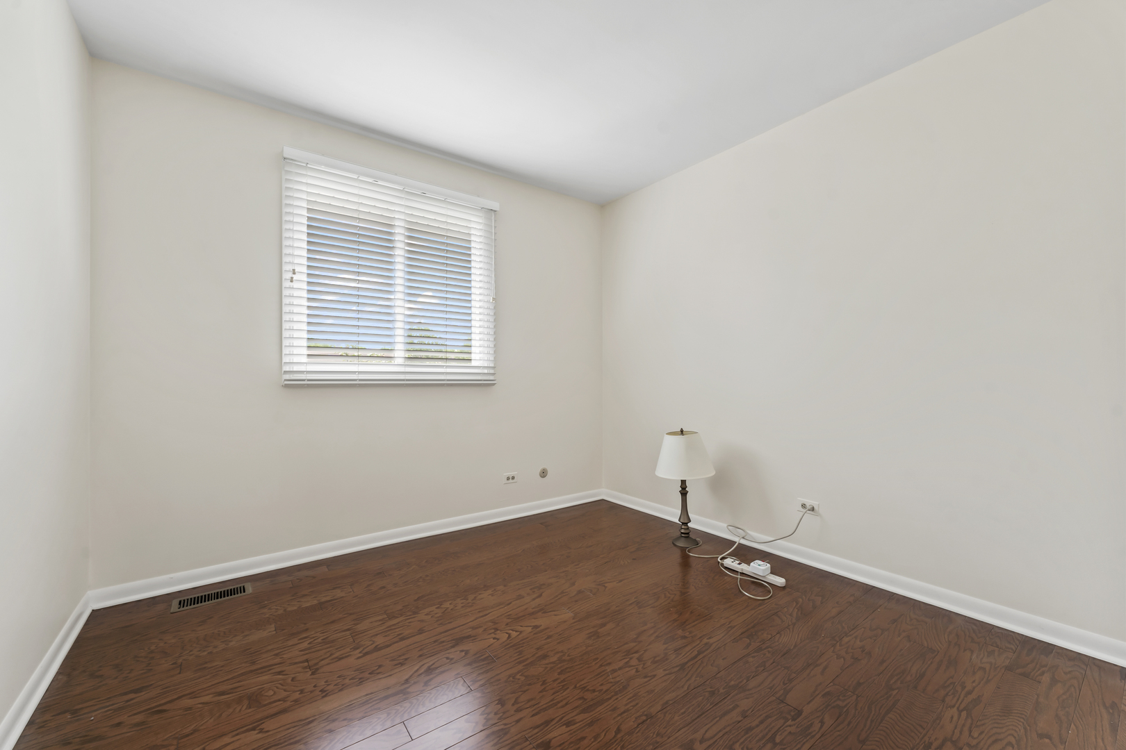 1253 Reading Court, Wheaton, IL 60189