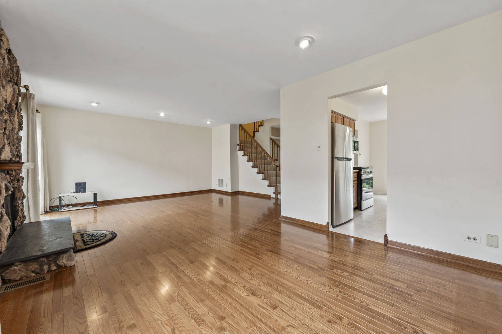 1253 Reading Court, Wheaton, IL 60189