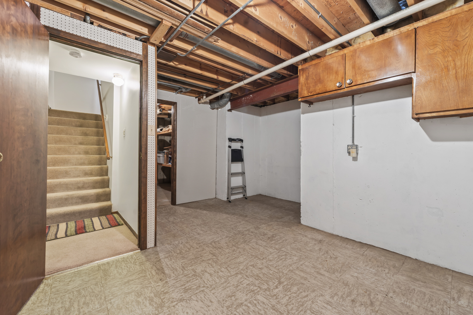 1253 Reading Court, Wheaton, IL 60189