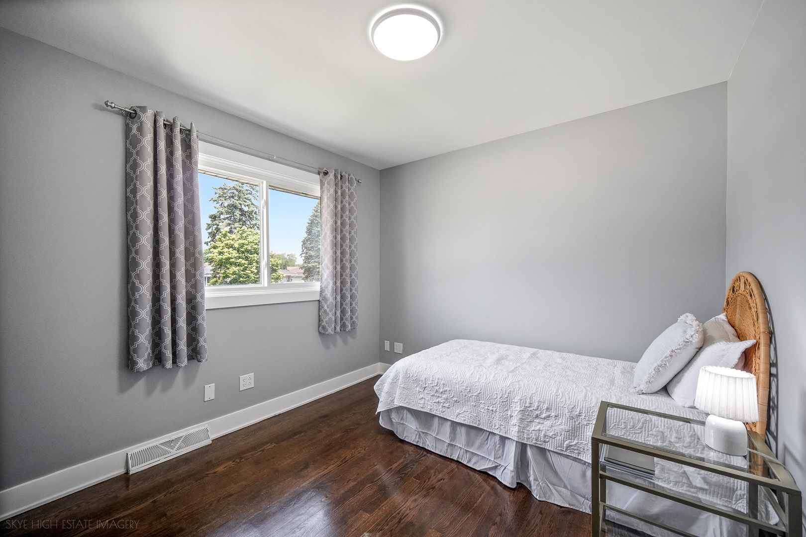 10403 Barnard Drive, Chicago Ridge, IL 60415