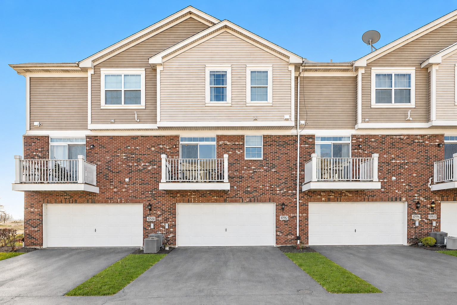 10592 W 154th Place, Orland Park, IL 60462