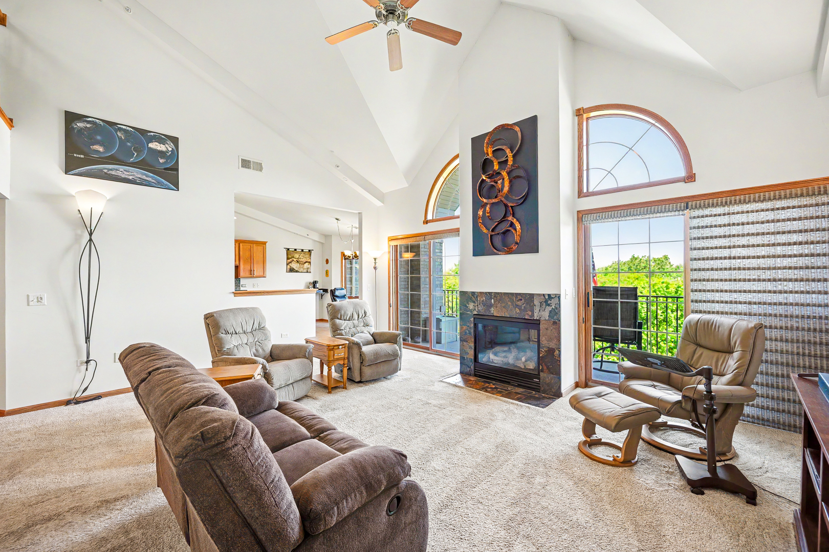 8505 Woodward Avenue #403, Woodridge, IL 60517