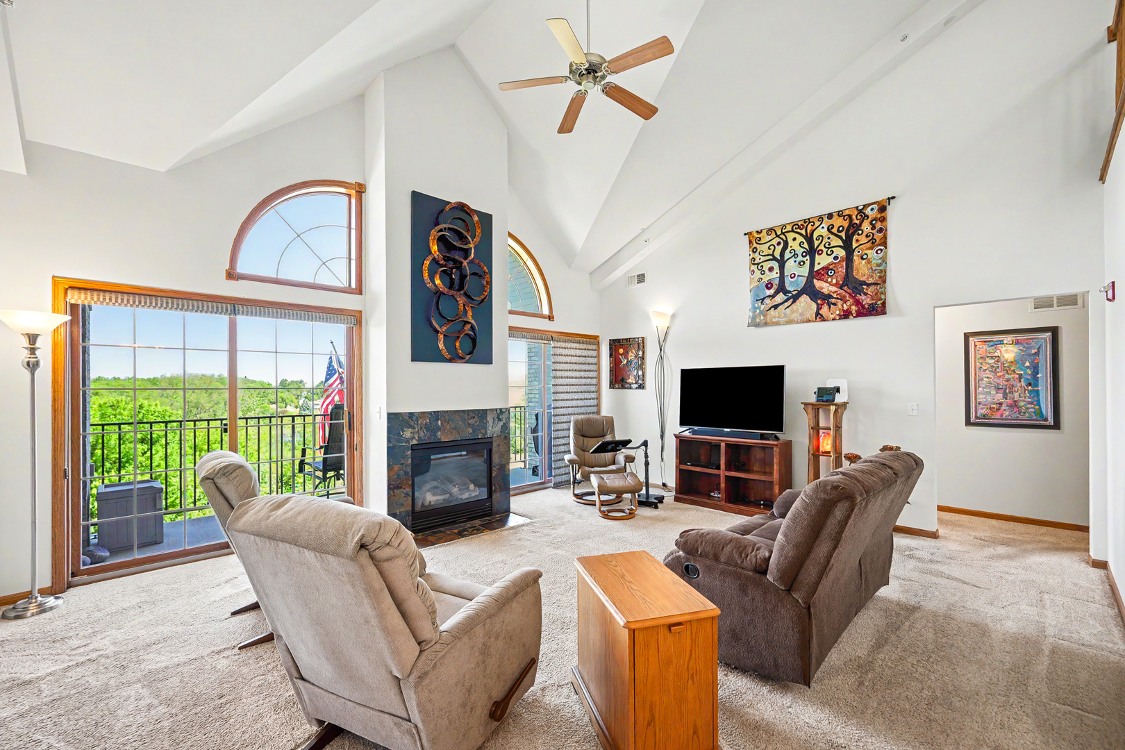 8505 Woodward Avenue #403, Woodridge, IL 60517