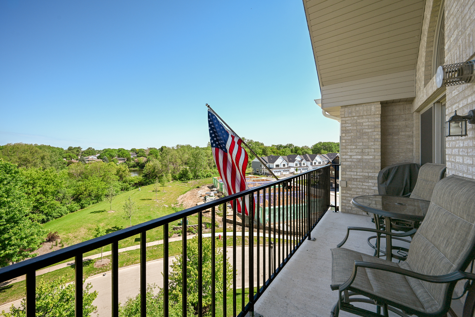 8505 Woodward Avenue #403, Woodridge, IL 60517