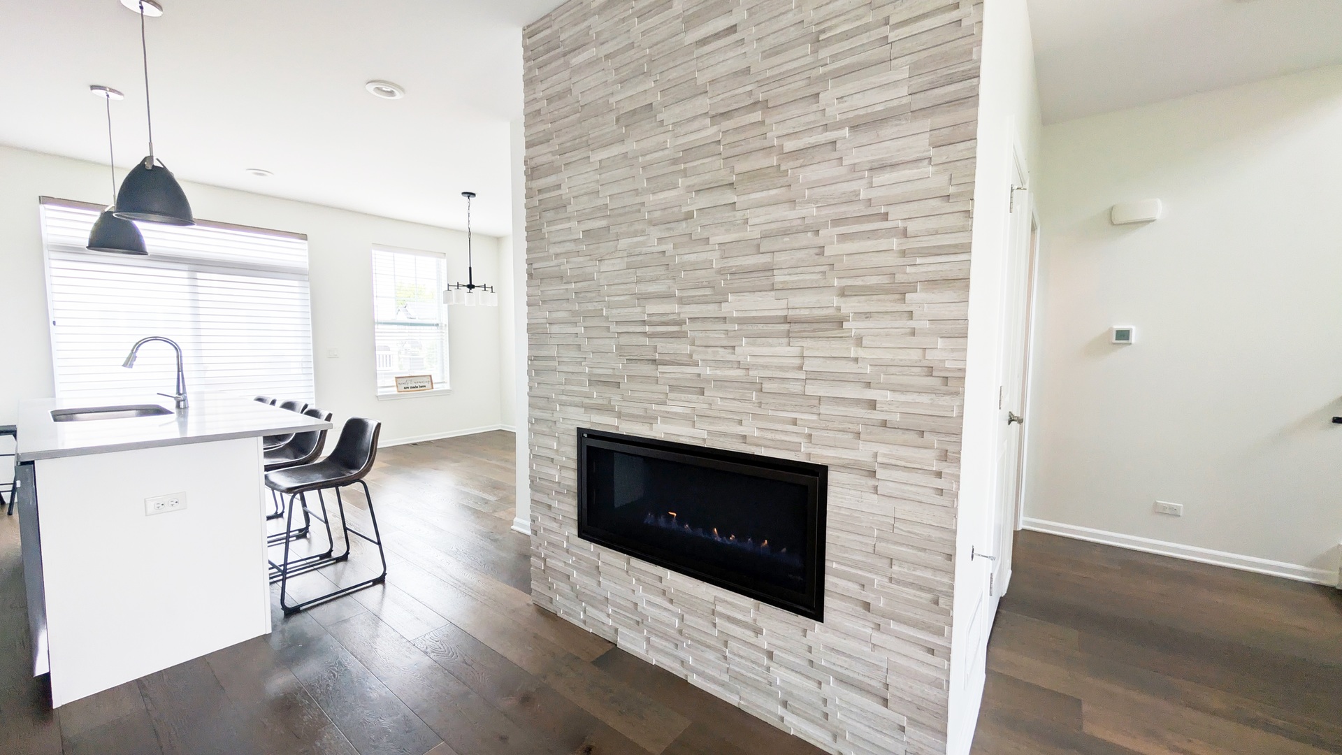 3S513 Barkley Avenue, Warrenville, IL 60563