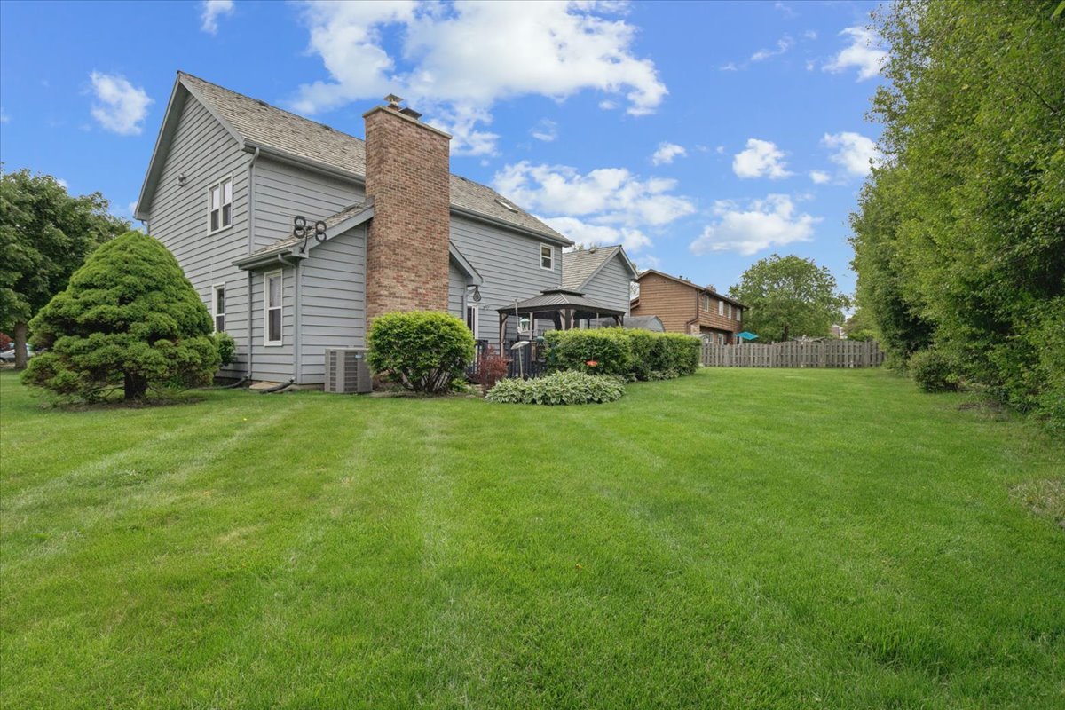 1902 Pine Meadow Court, Gurnee, IL 60031