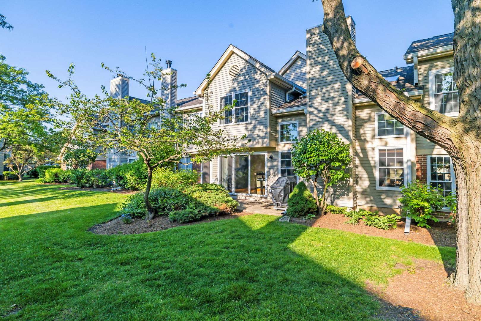 104 Thistle Court, Schaumburg, IL 60194