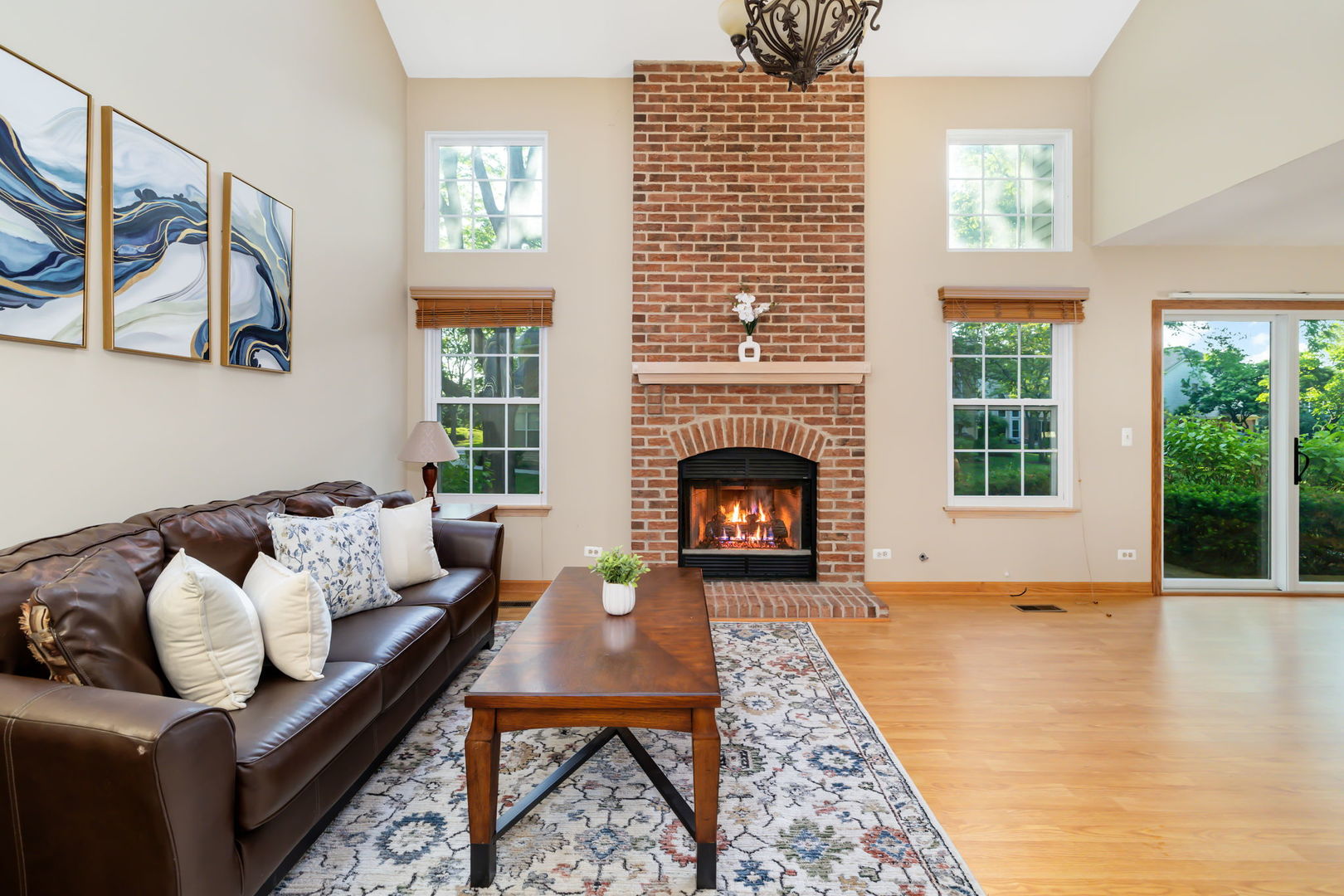 104 Thistle Court, Schaumburg, IL 60194