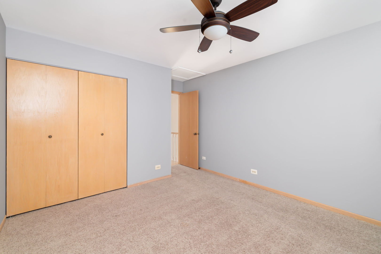 104 Thistle Court, Schaumburg, IL 60194