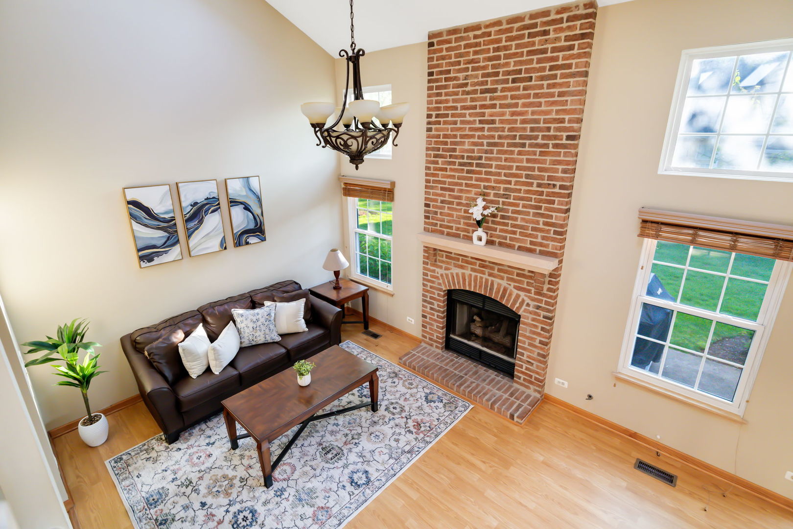104 Thistle Court, Schaumburg, IL 60194