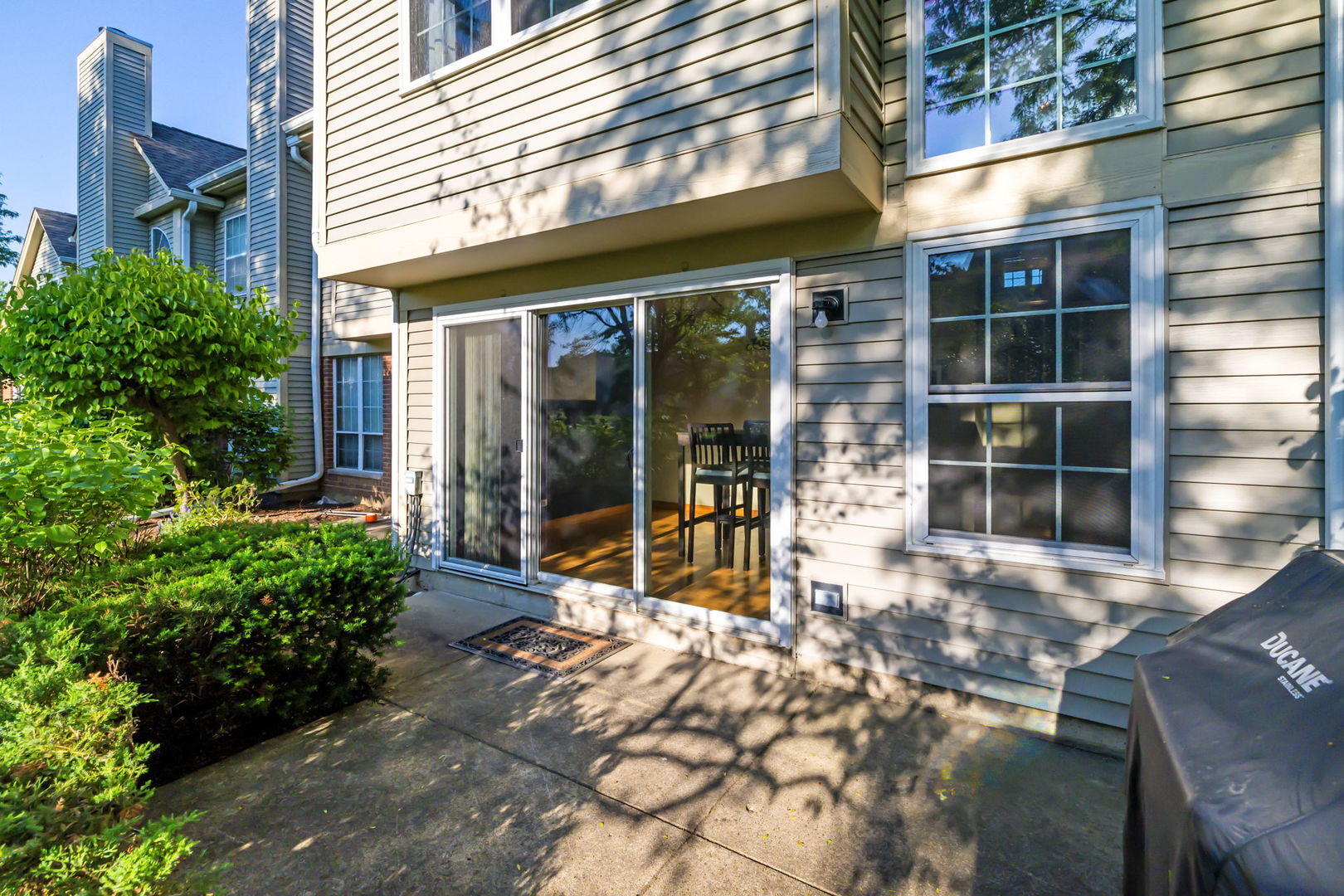 104 Thistle Court, Schaumburg, IL 60194