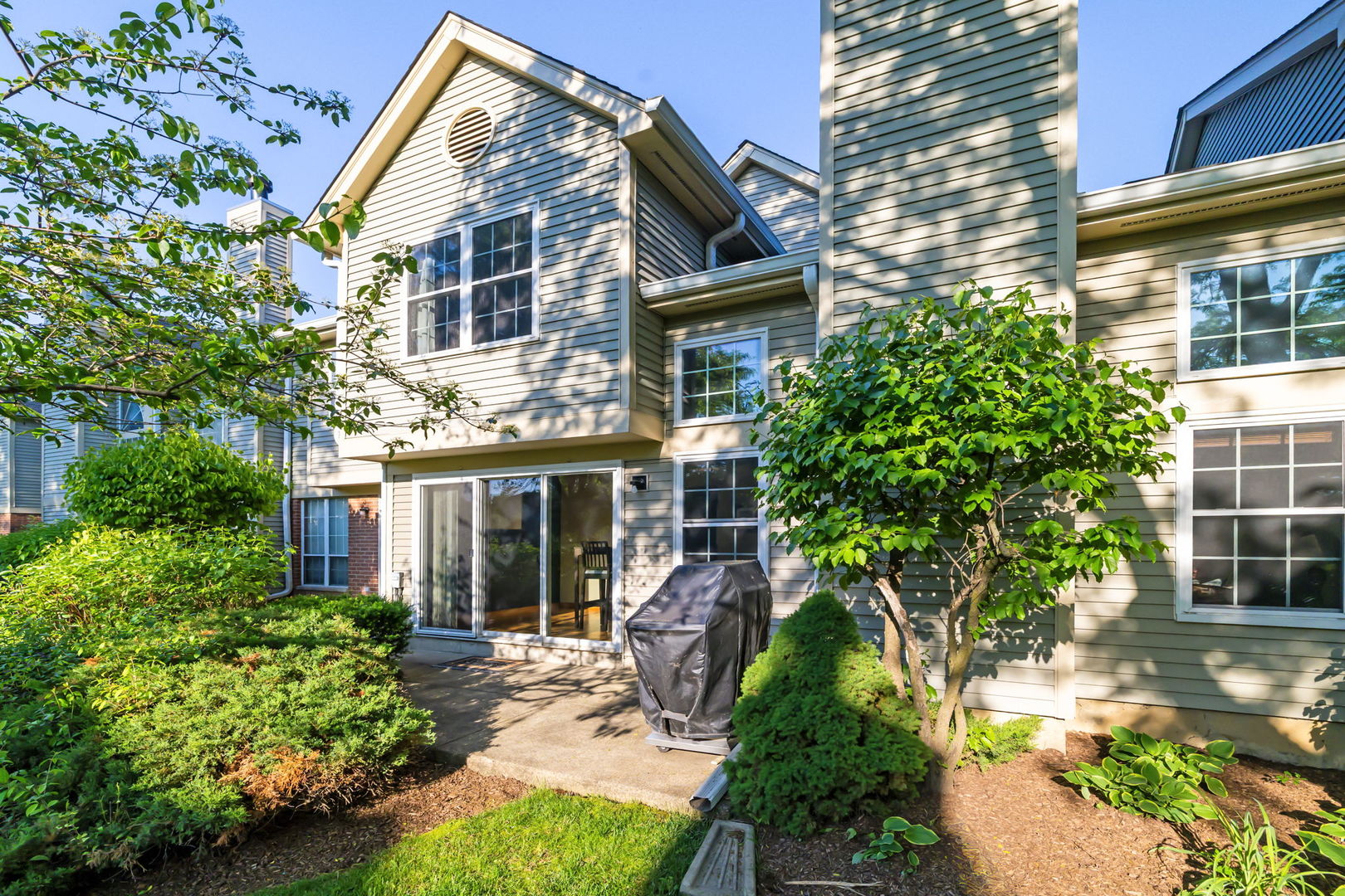 104 Thistle Court, Schaumburg, IL 60194