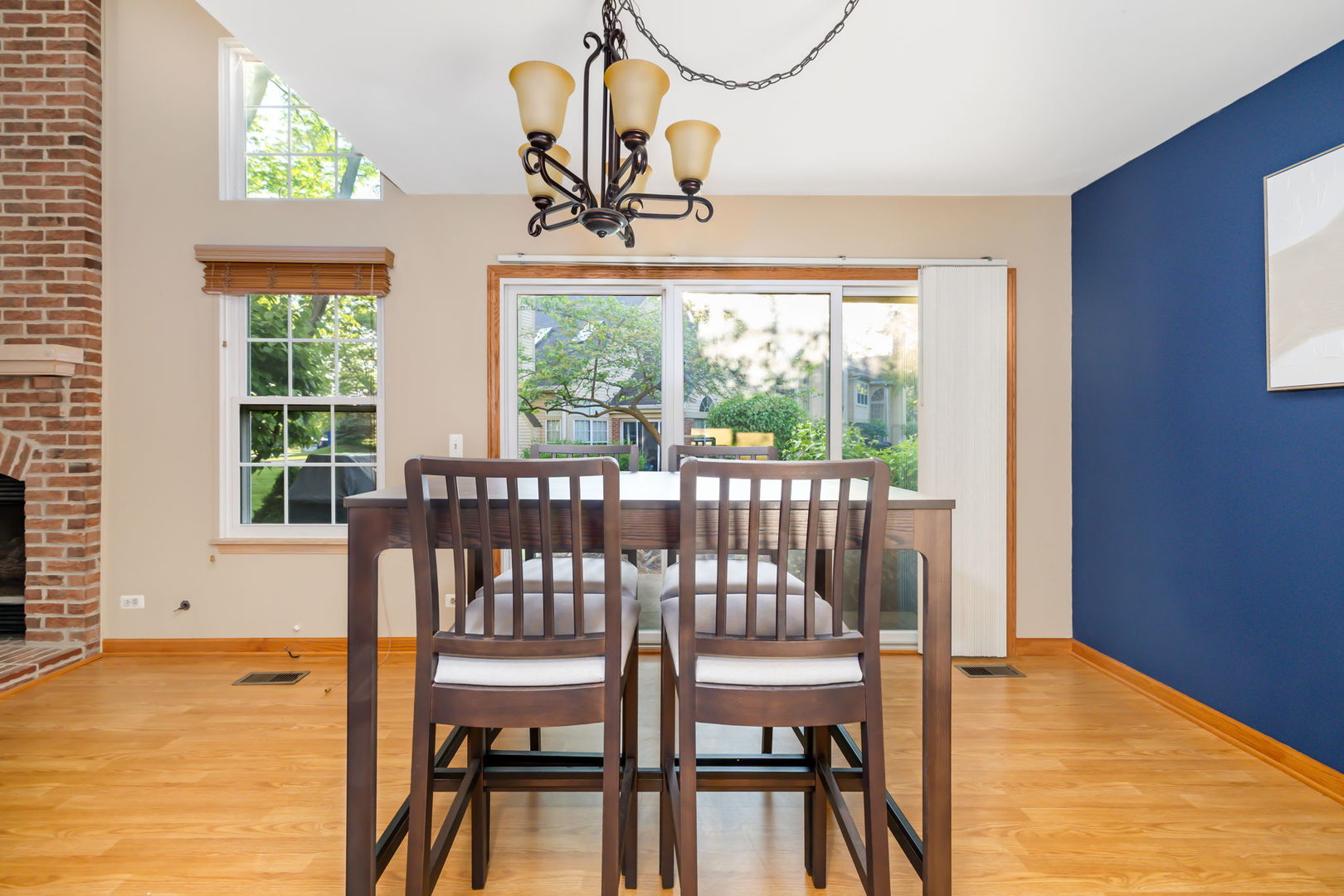 104 Thistle Court, Schaumburg, IL 60194