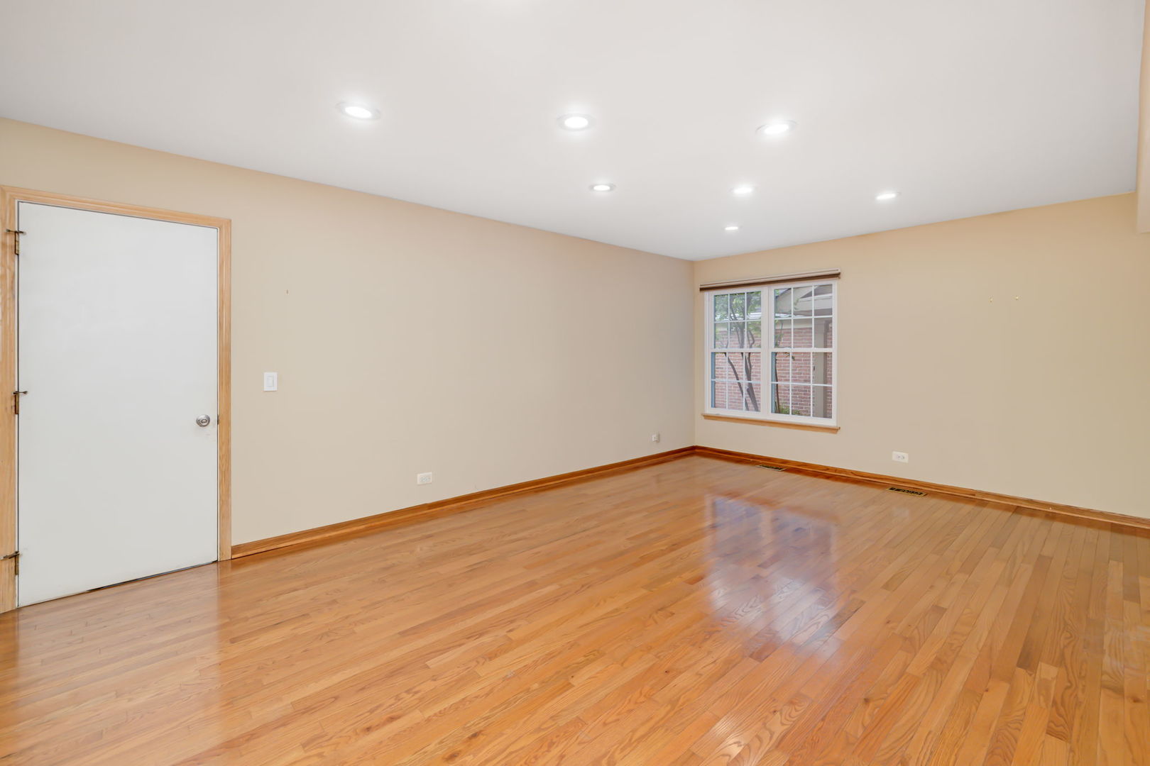 104 Thistle Court, Schaumburg, IL 60194