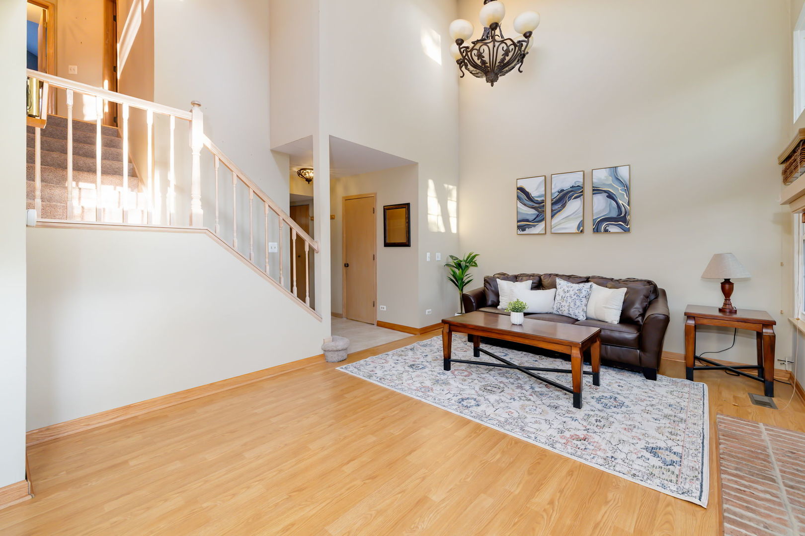 104 Thistle Court, Schaumburg, IL 60194