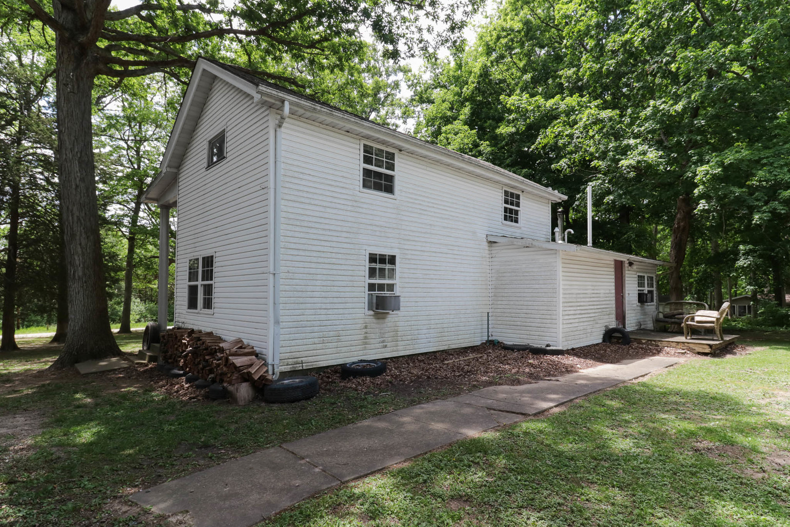 28560 E 850 North Road, Ellsworth, IL 61737